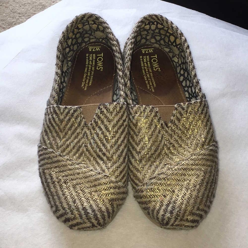 ✨Final Price✨Gold Shimmer Toms Size 7.5